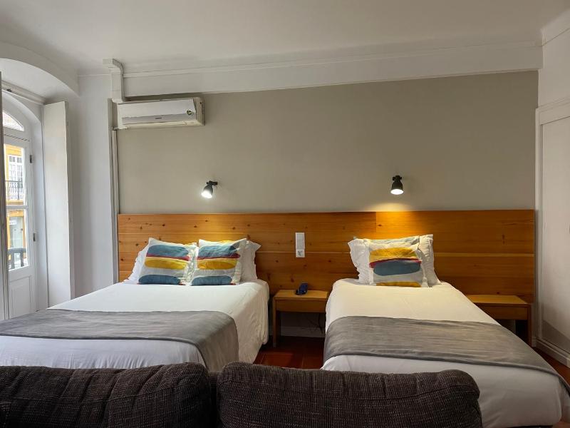 Junior Suite with Balcony image 1