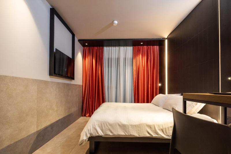 Double Room image 1