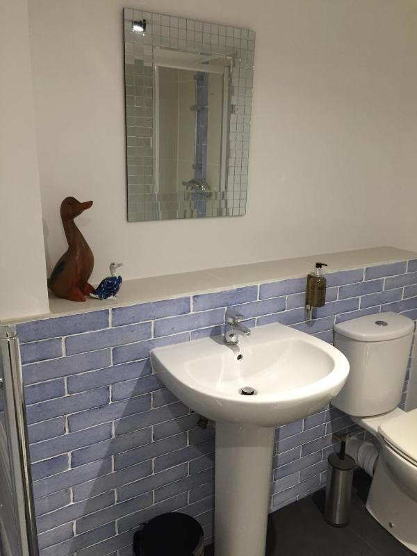 Large Double or Twin Room image 2