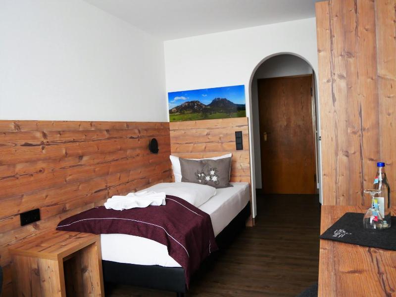 Single Room with Balcony image 4
