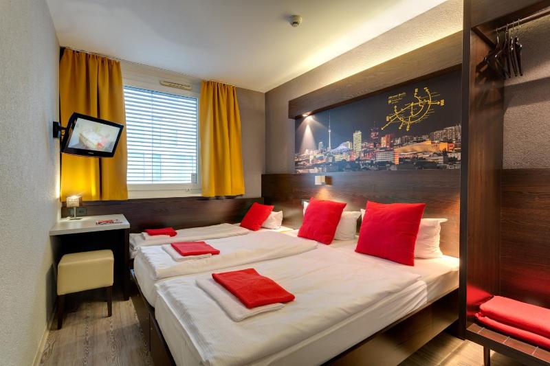 Meininger Hotel Berlin Hauptbahnhof - image 12