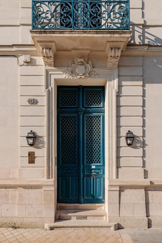 Frenchdoor Tours Corneille - image 3