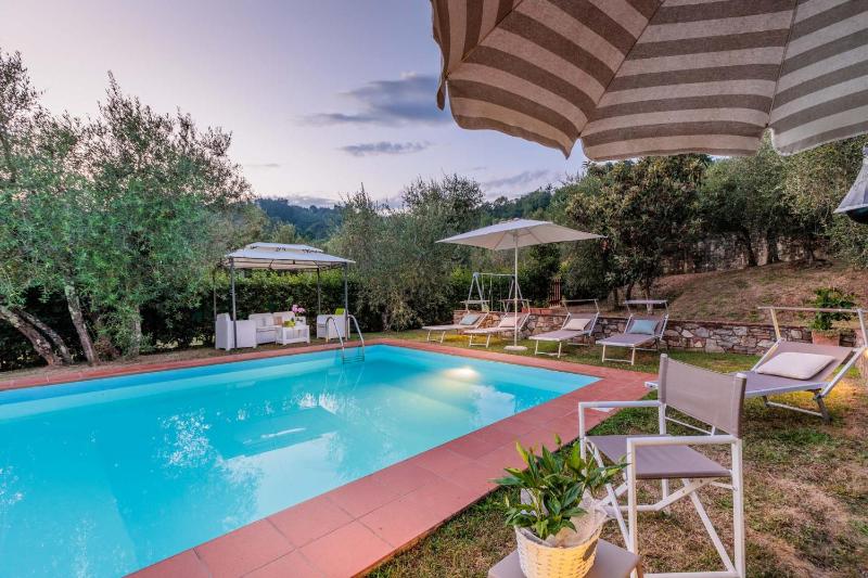 Villa Dondolino a Stylish Farmhouse - image 18