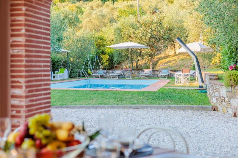 Villa Dondolino a Stylish Farmhouse - image 21
