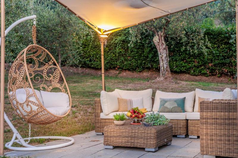 Villa Dondolino a Stylish Farmhouse - image 32
