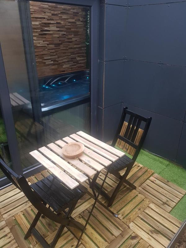 Deluxe Suite with Spa Bath image 4