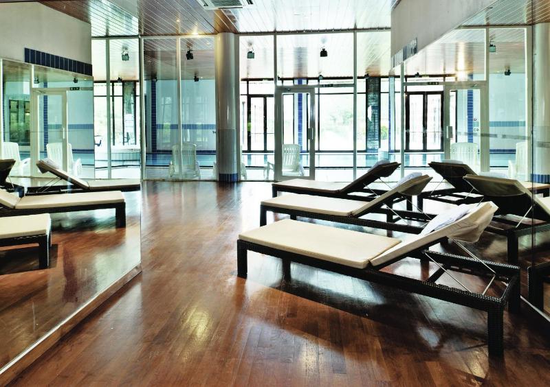 Studio Suite with Double Bed image 2