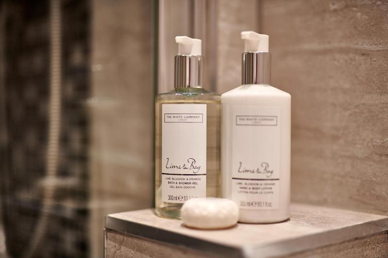 Beech Double Room image 1