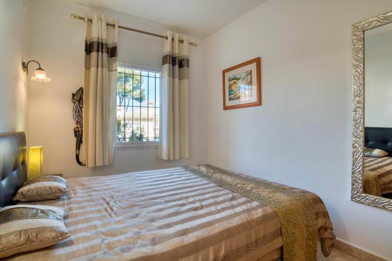 Vela casa con piscina privada a pocos metros de la playa - image 5
