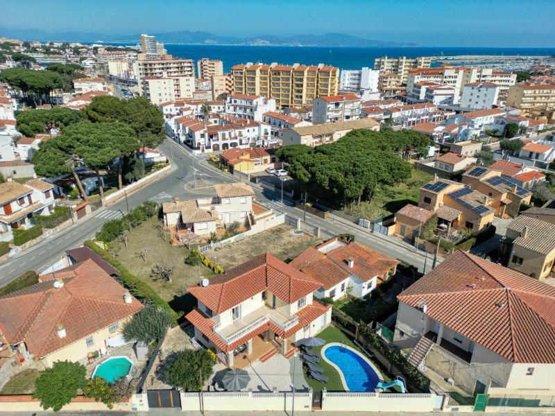 Vela casa con piscina privada a pocos metros de la playa - image 12