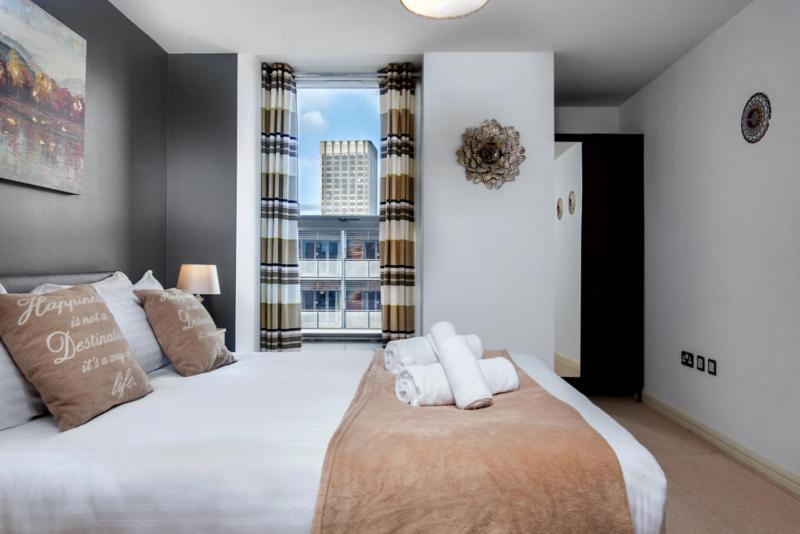 Birmingham Skyline Apartment Bullring Central Walking Distance - image 7