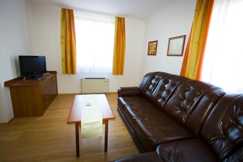 Apartment (2 Adults) image 4