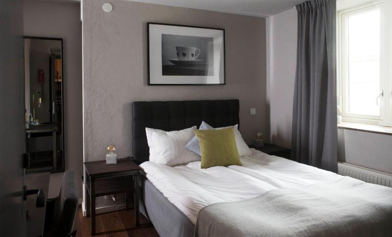 Double Room image 2