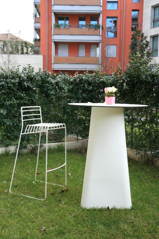 Two-Bedroom Apartment with Garden View image 2