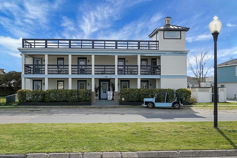 Carolina Beach Inn - image 43