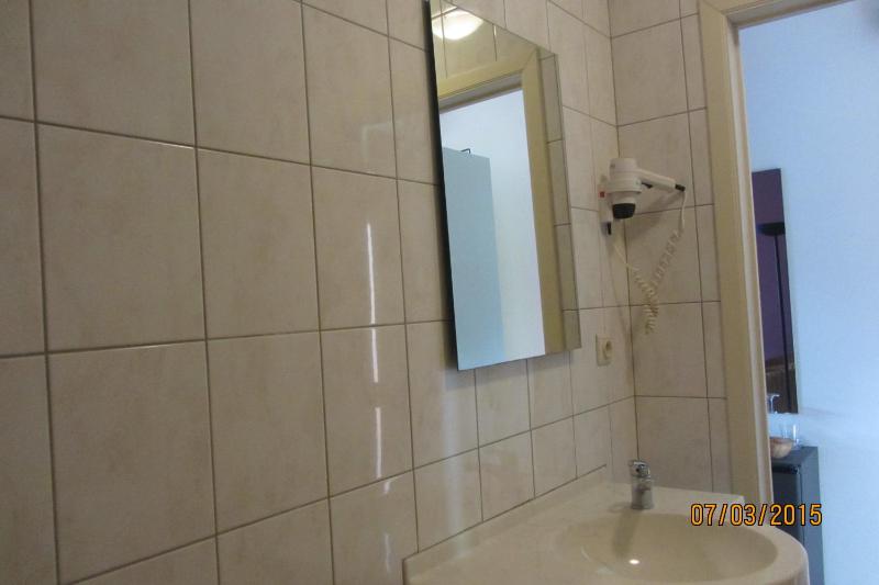 Triple Room with Private Bathroom image 2
