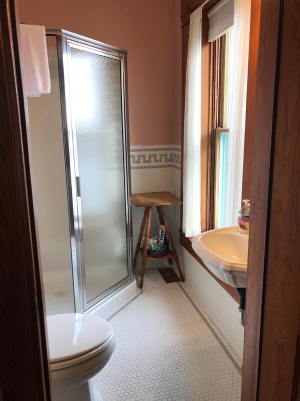 Queen Room with Garden View image 2