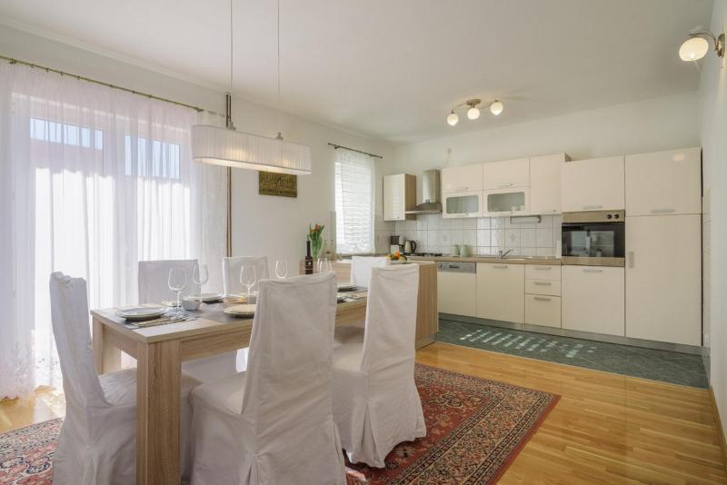 Apartments with parking space Kastel Novi Kastela - 20690 - image 8