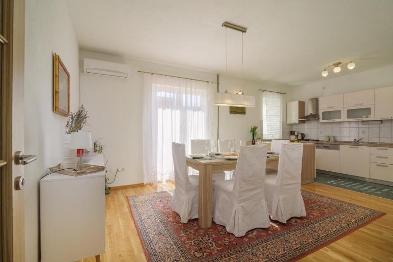 Apartments with parking space Kastel Novi Kastela - 20690 - image 13