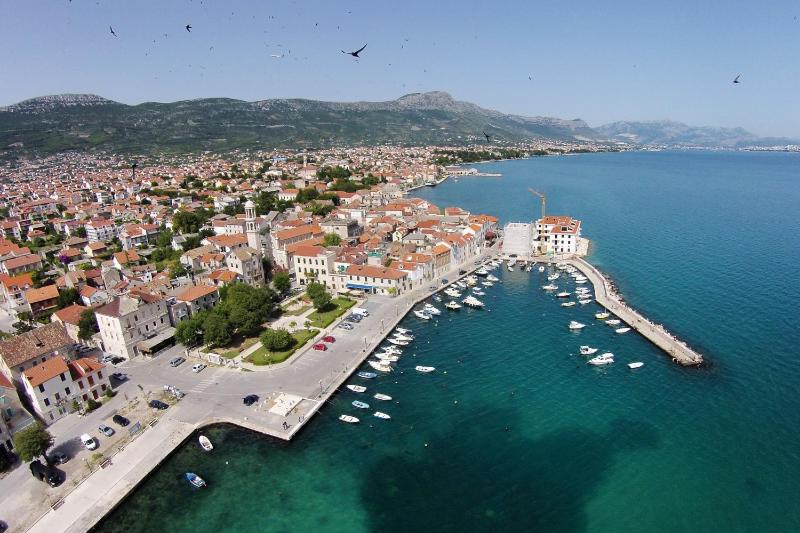 Apartments with parking space Kastel Novi Kastela - 20690 - image 5