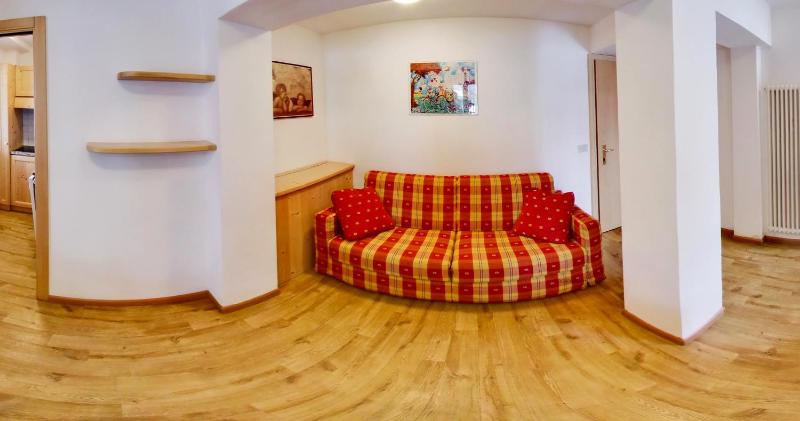 One-Bedroom Apartment image 3