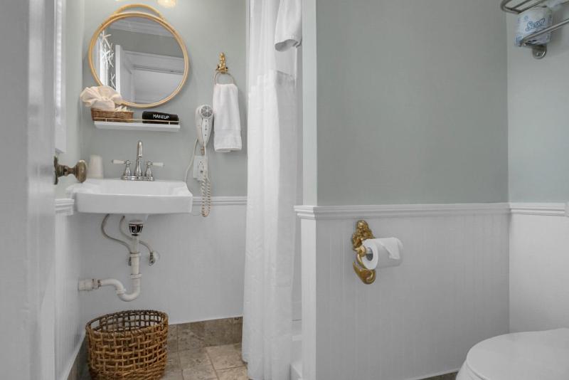 Carolina Beach Inn - image 45