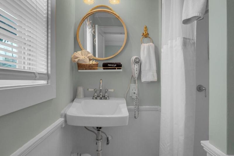 Carolina Beach Inn - image 11