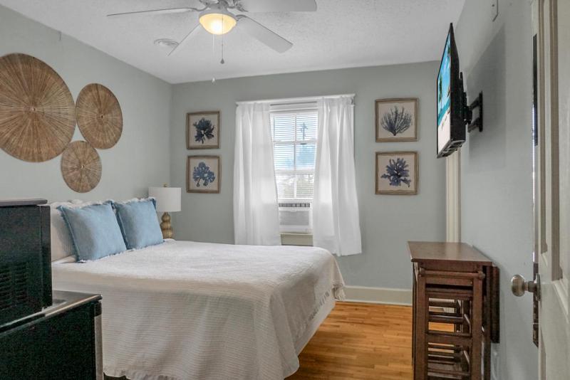 Queen Room image 1
