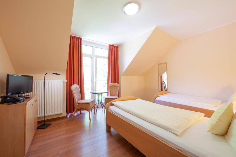 Double or Twin Room image 2