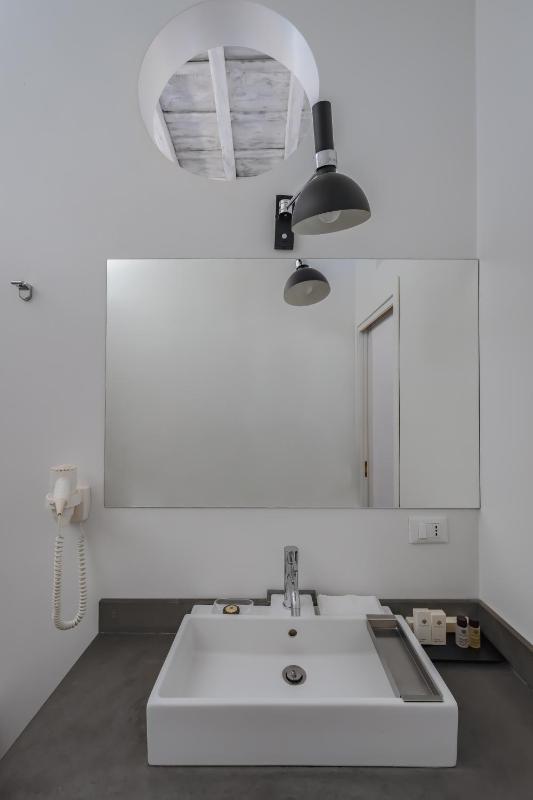 Superior Double Room image 4