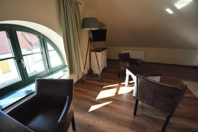 Large Double Room with Shower image 4