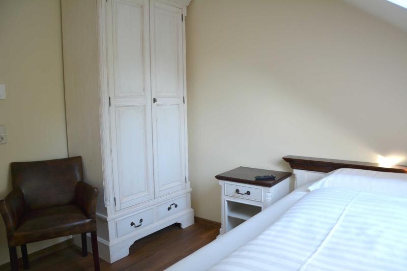 Single Room with Shower image 3