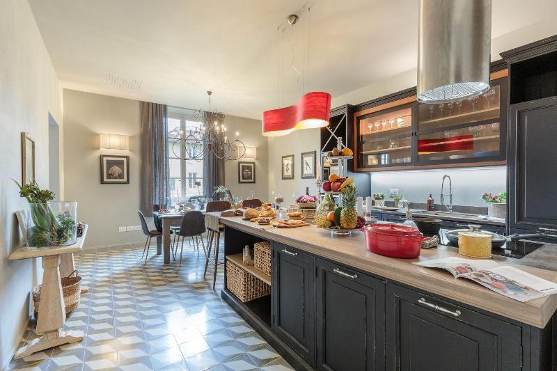PUCCINI PENTHOUSE with Terrace inside Lucca - image 42