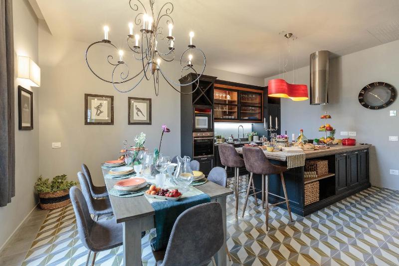 PUCCINI PENTHOUSE with Terrace inside Lucca - image 6