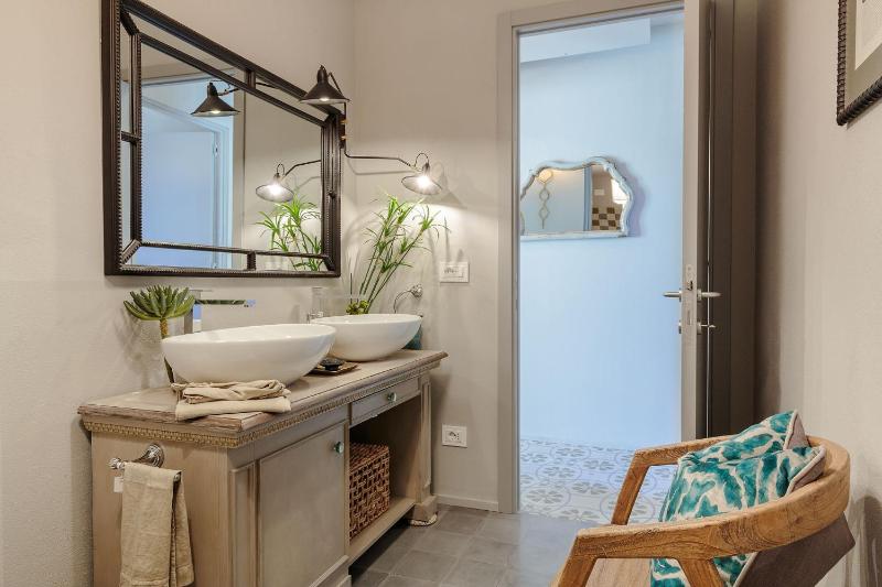 PUCCINI PENTHOUSE with Terrace inside Lucca - image 18