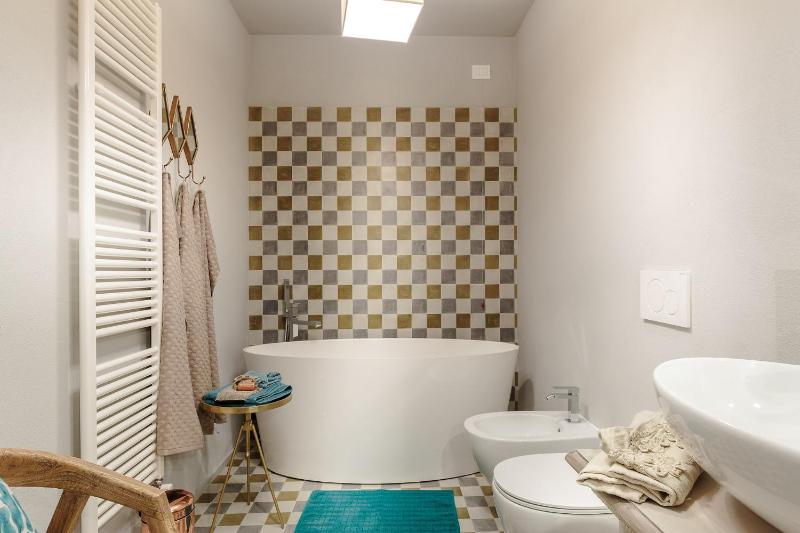 PUCCINI PENTHOUSE with Terrace inside Lucca - image 37