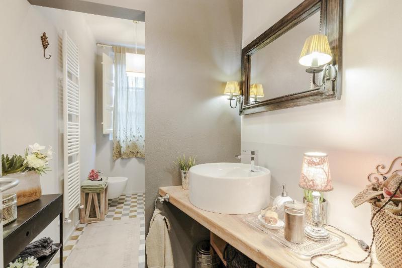 PUCCINI PENTHOUSE with Terrace inside Lucca - image 47
