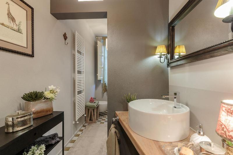 PUCCINI PENTHOUSE with Terrace inside Lucca - image 41