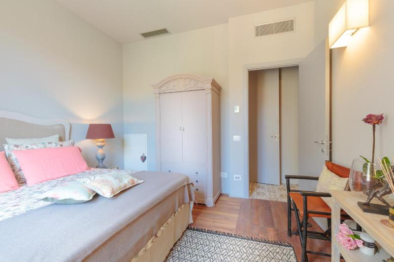 PUCCINI PENTHOUSE with Terrace inside Lucca - image 24
