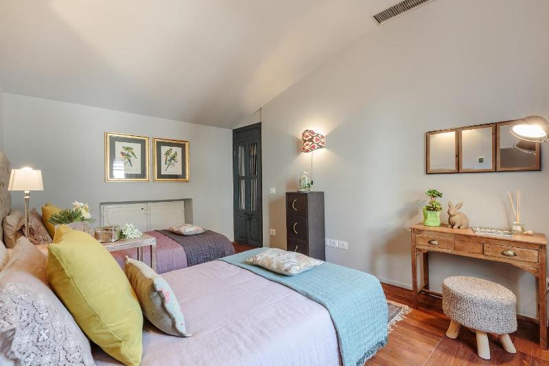 PUCCINI PENTHOUSE with Terrace inside Lucca - image 27