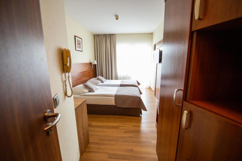 Double or Twin Room image 4