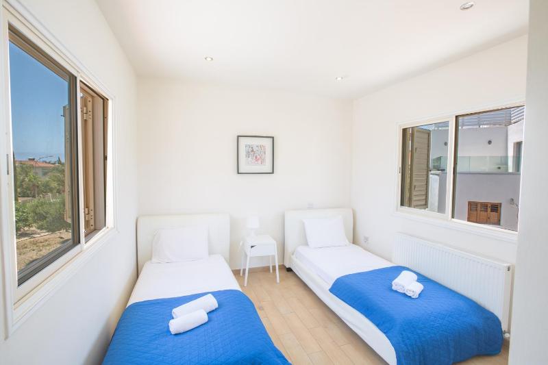 Protaras Holiday Villa Dv16 - image 2