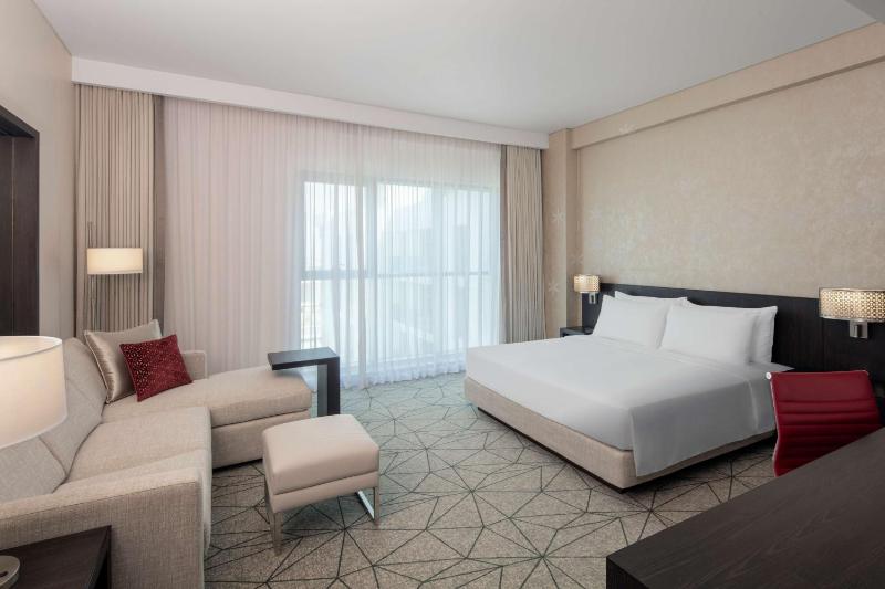 King Room with Sofa Bed – Free Breakfast,  Complimentary Transfer to Mercato Mall, Outlet Mall image 3