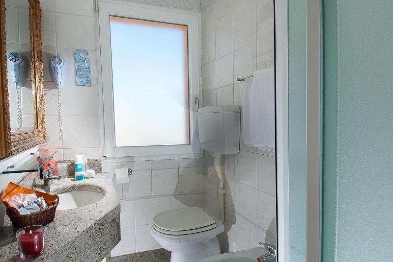 Double or Twin Room with Side Sea View image 3