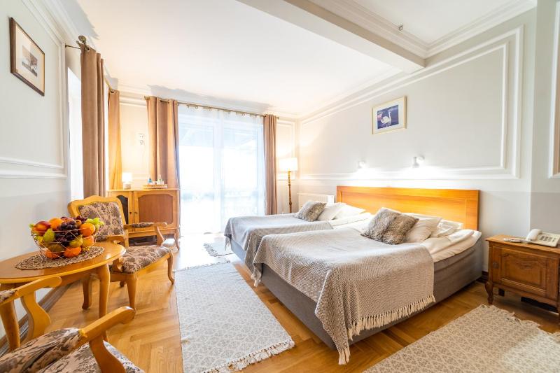 Double Room with Czos Lake View image 4