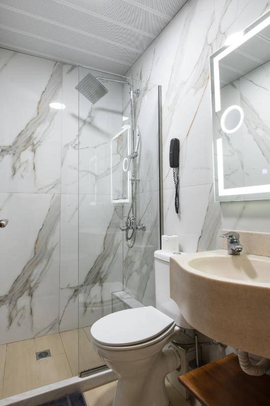 Double or Twin Room image 2