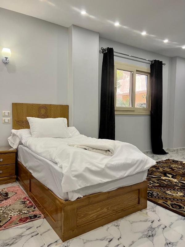 Life Pyramids Inn - image 15