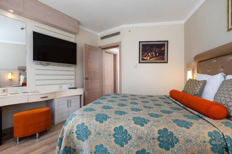 Orange Suite - 2 Bedroom image 3