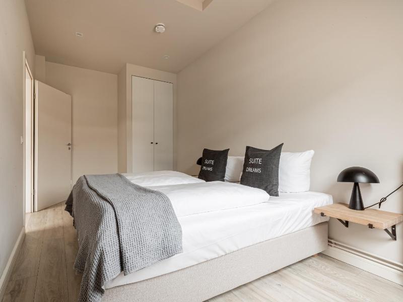 Two-Bedroom Suite with Balcony image 4