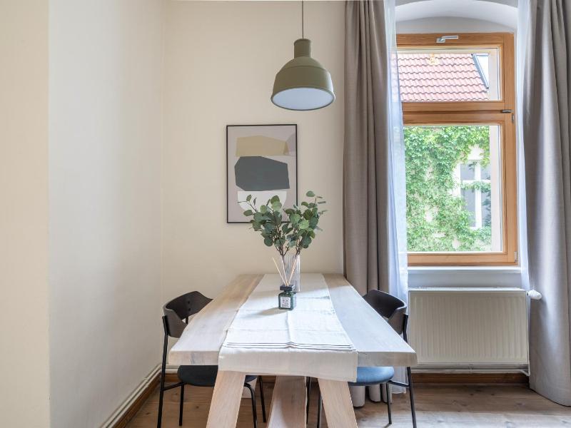 Economy Suite image 3